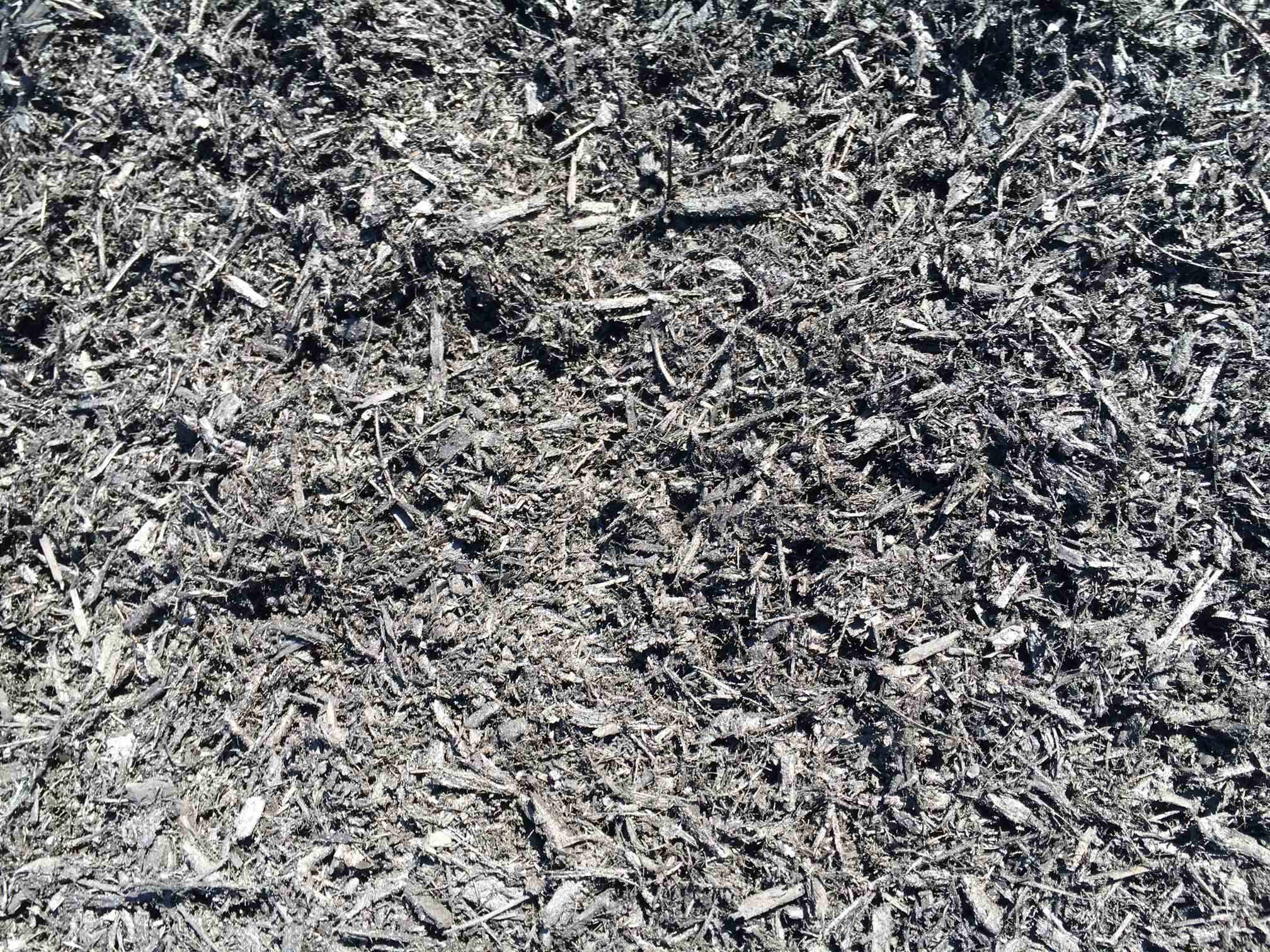 Triple Shredded Premium Black Dyed Mulch